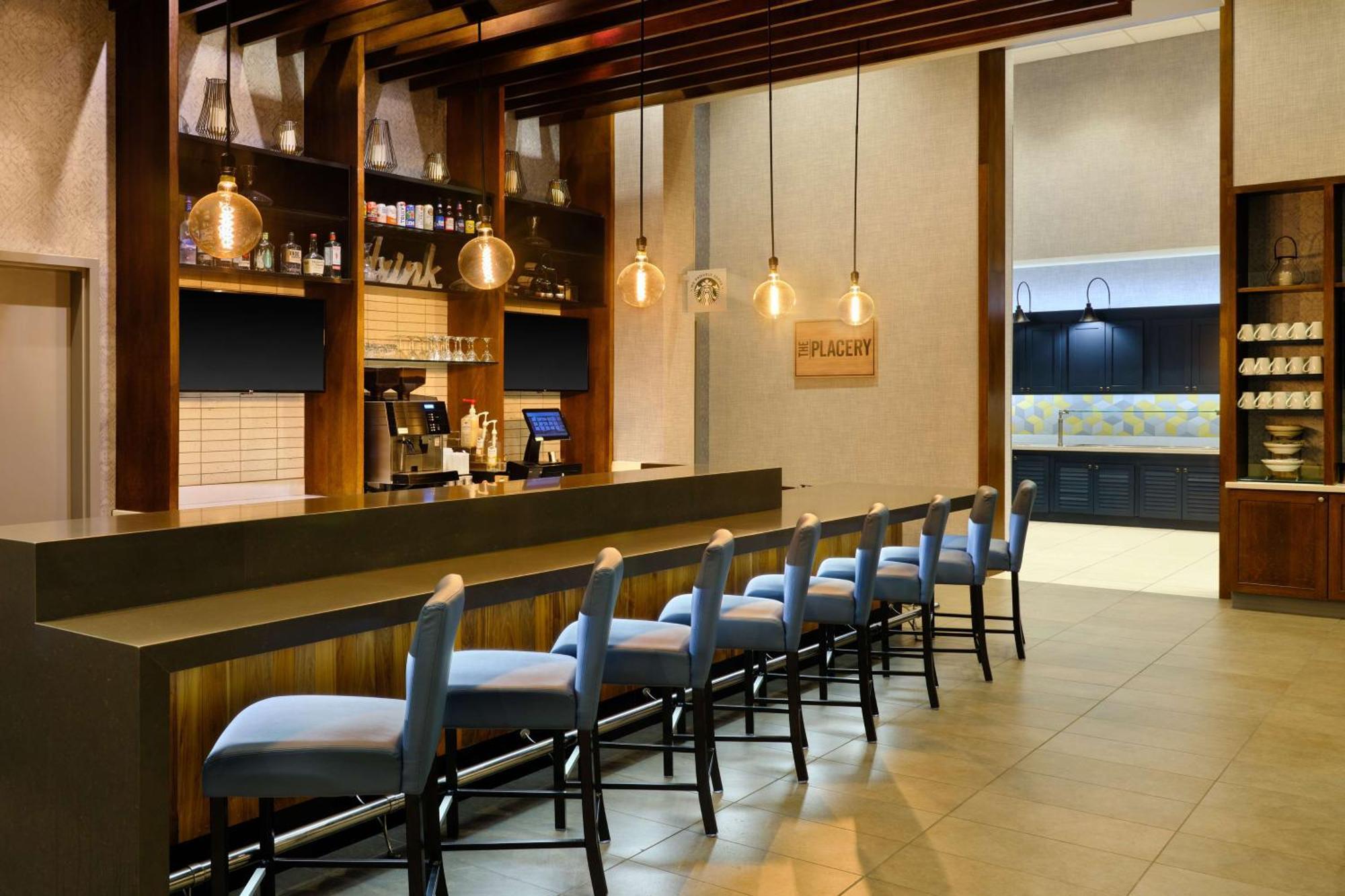 Hyatt Place Hotel 3*